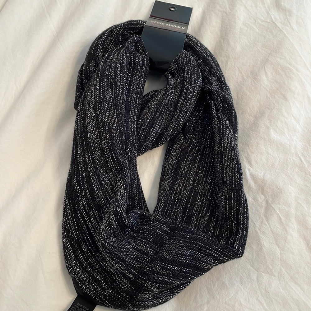 NWT Steve Madden Infinity Scarf